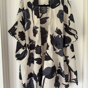 Mud Pie Blue and White Floral Kimono Top